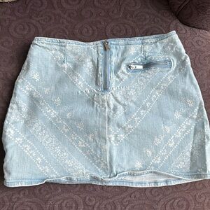 Women’s BDG paisley denim skirt